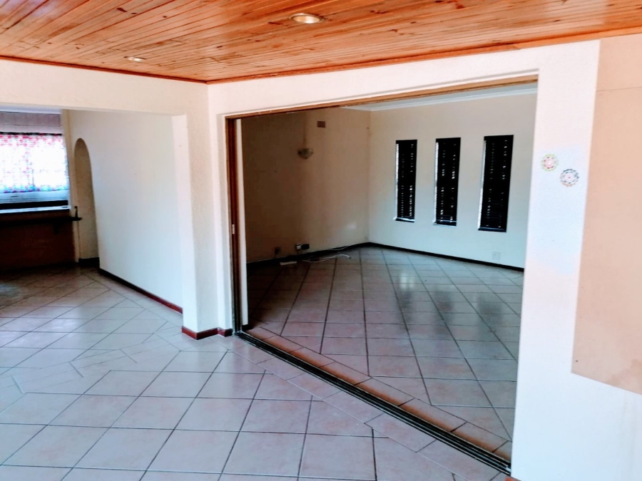 5 Bedroom Property for Sale in Paarl North Western Cape